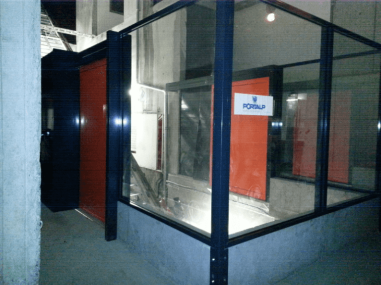 Développement et installation de façades de quai de métros pour l'ascenseur incliné de Flaine par Portalp Railway